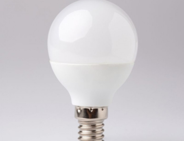 EcoLight E14-es foglalatú 10 W-os SMD LED izzó hideg fehér kisgömb 